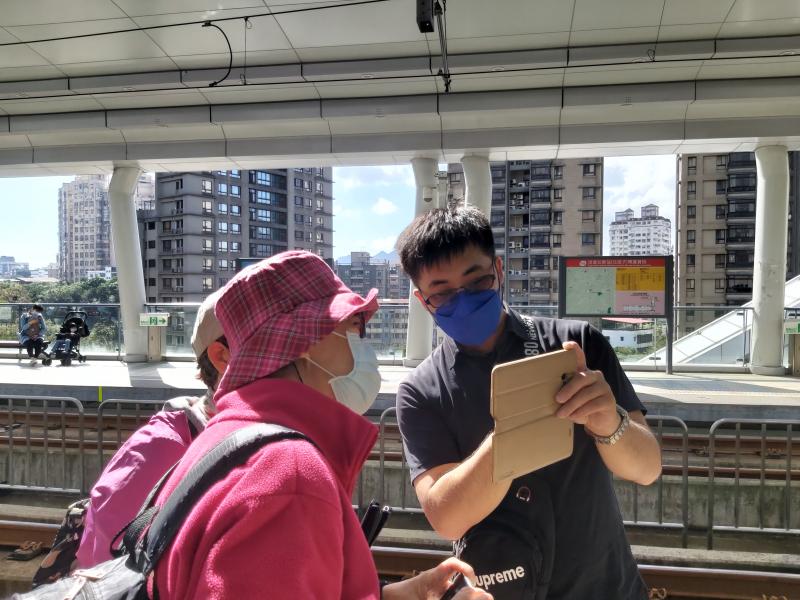 學員一有問題老師馬上解決問題