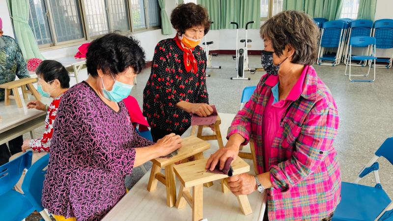 雷雕彩繪烙畫 打磨