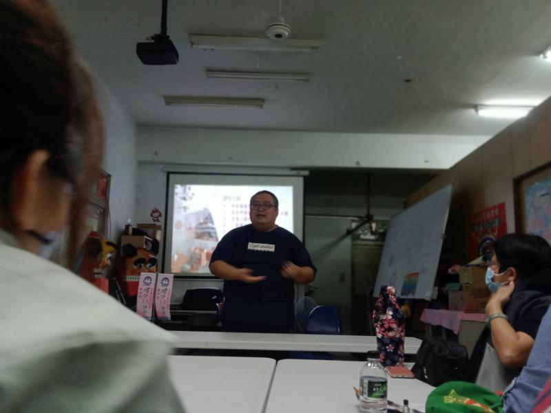 講師分享小編要學習的數位能力有哪些、並且怎麼做網路行銷