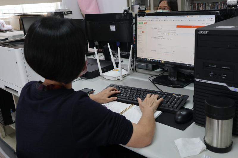 學員認真操作中