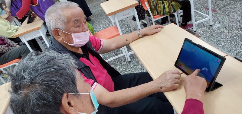 年長者動動腦~益智遊戲-我們一起來餵魚-海有鯊魚