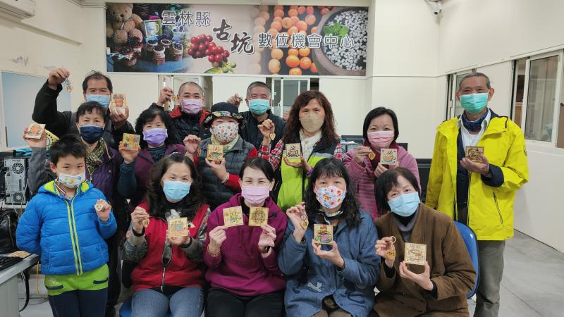 學員們很棒~在又冷又下雨的天氣來上課