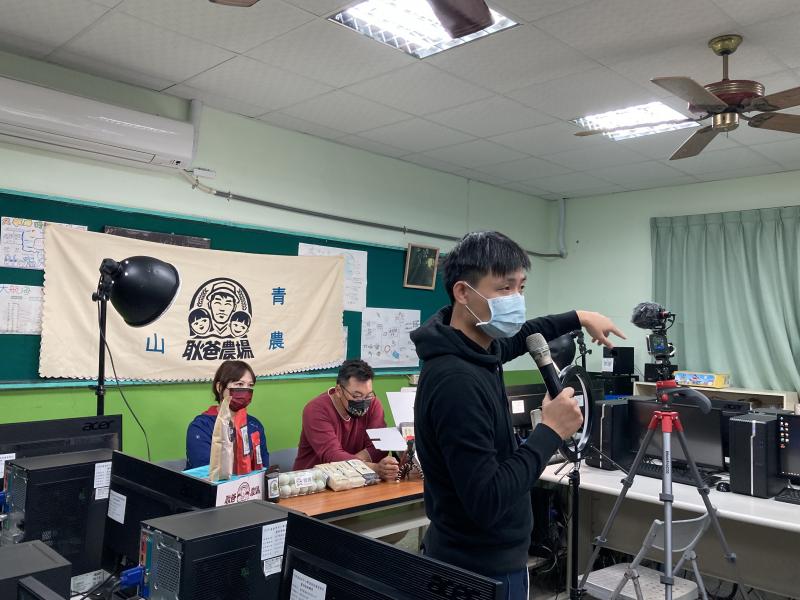 老師細心指導直播時該注意的小細節