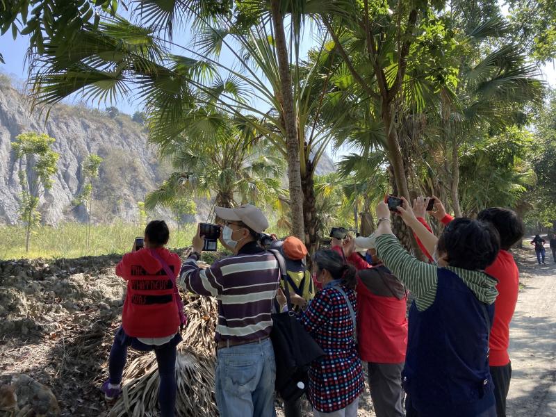 用手機一起來拍攝小玉山