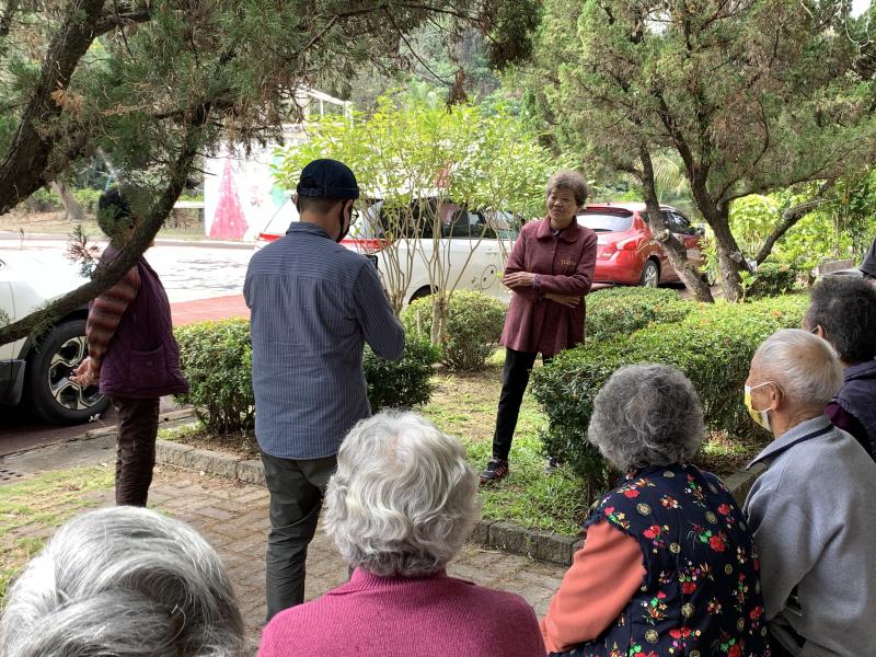 老師指導如何外拍及講解外拍須注意的事項