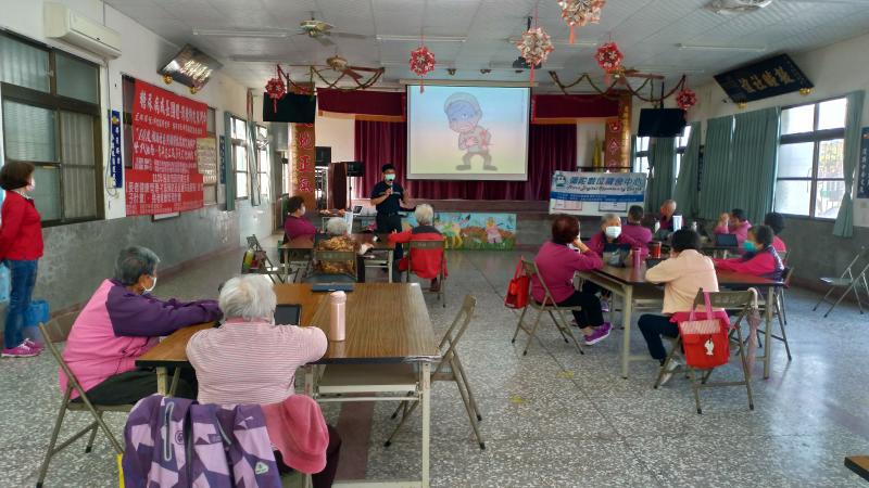 講師教導學員遇到緊急身體狀況時如何處理