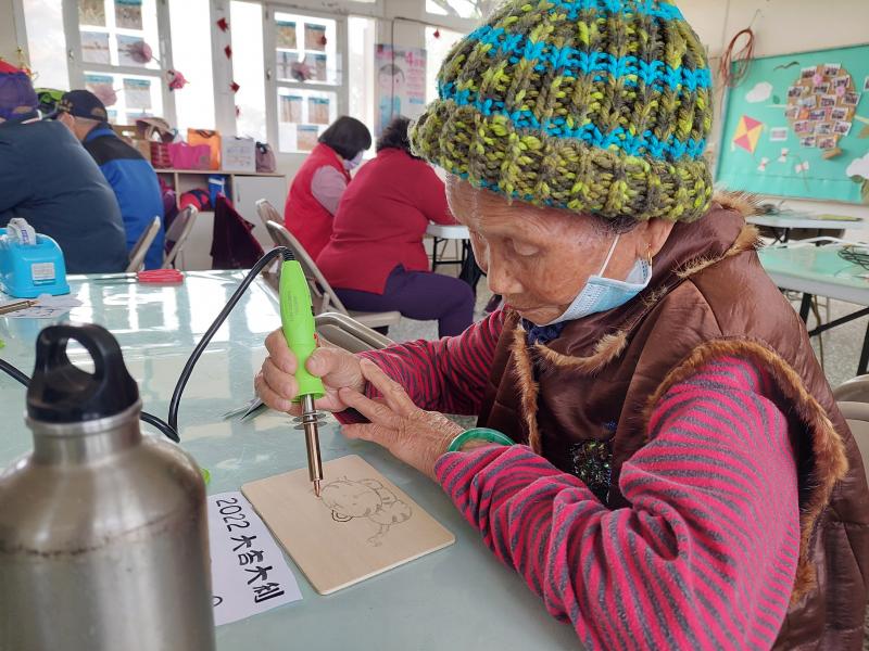 期待完成後的烙畫