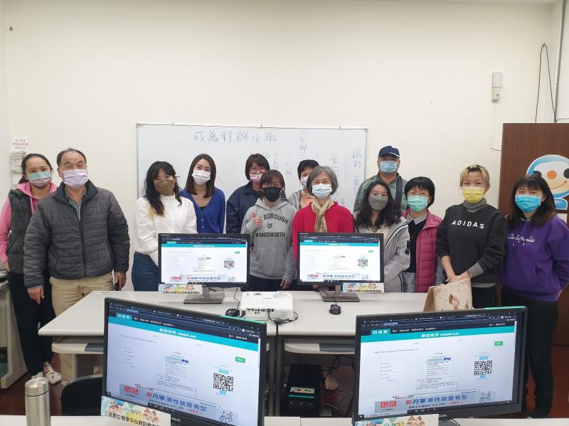 經營咖啡下午茶、民宿、社區、手作飾品、土地....各行業的學員，社群經營都是很重要的一環。