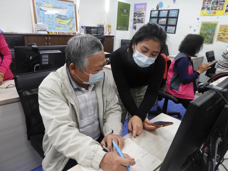 學員不會實，講師有耐心的指導。