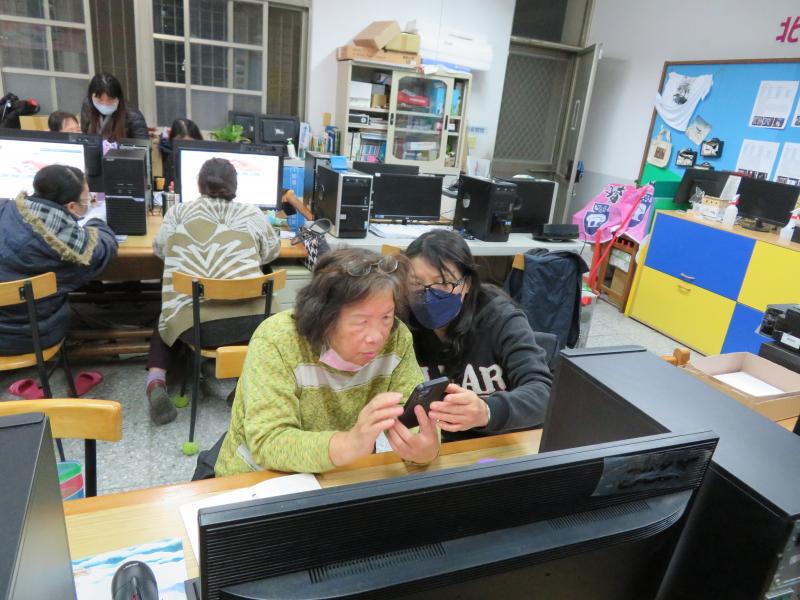 手機下載健保快易通方便好用