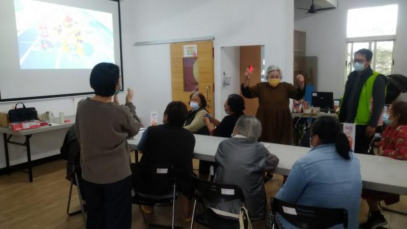 課程最後帶學員挑戰稍微刺激一點的遊戲:Switch體感互動遊戲機