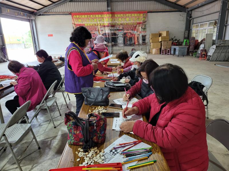 參與同學熱烈，會分享自己創作的想法，也能欣賞其他同學作品。