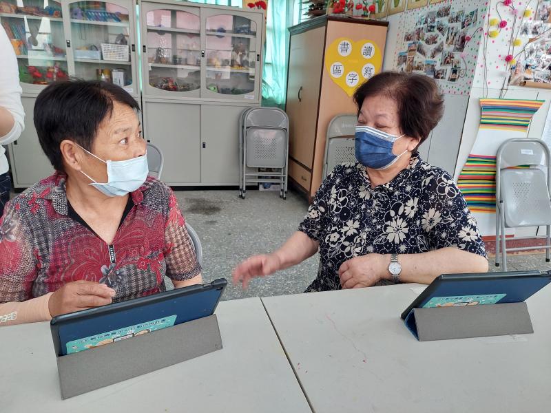 大家都有接過詐騙電話討論熱鬧。