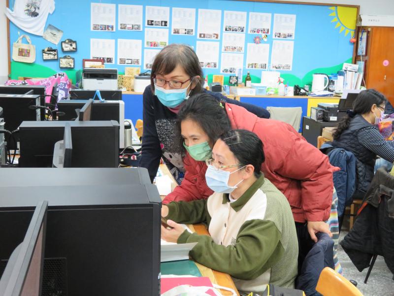 同學們也會互相討論課程