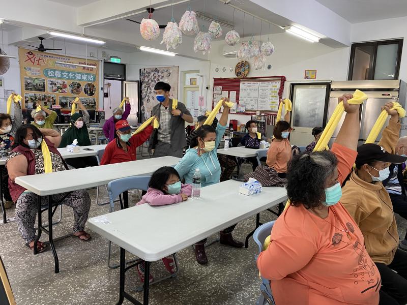 DOC講師會視每位學員的操作情況來調整運動節奏，動作比較困難時，講師會適當安排休息。