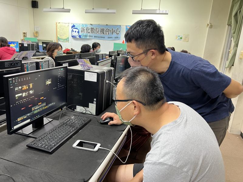 教導學生影片剪輯軟體