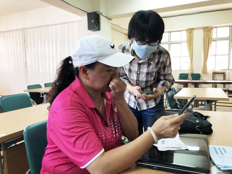 學員進行影片後製作