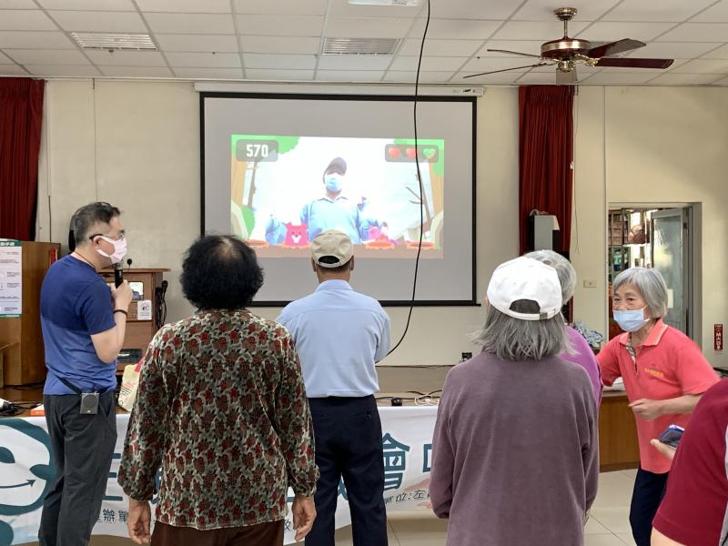 長輩們第一次接觸互動遊戲