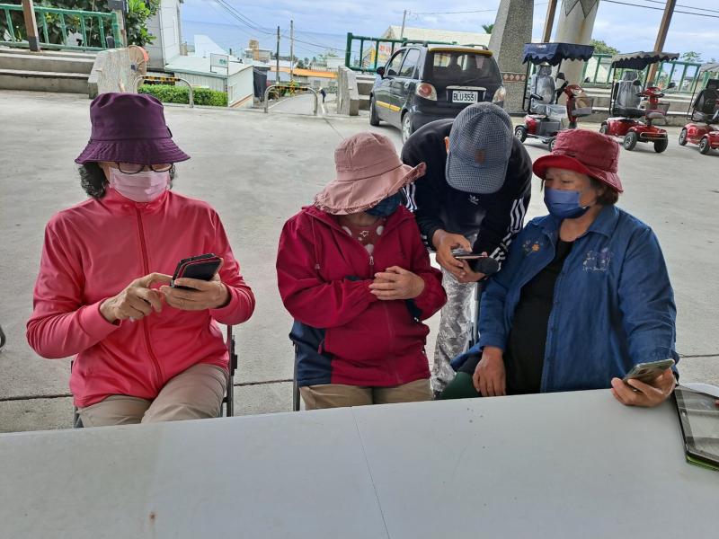 透過平板電腦語音搜尋部落圖騰