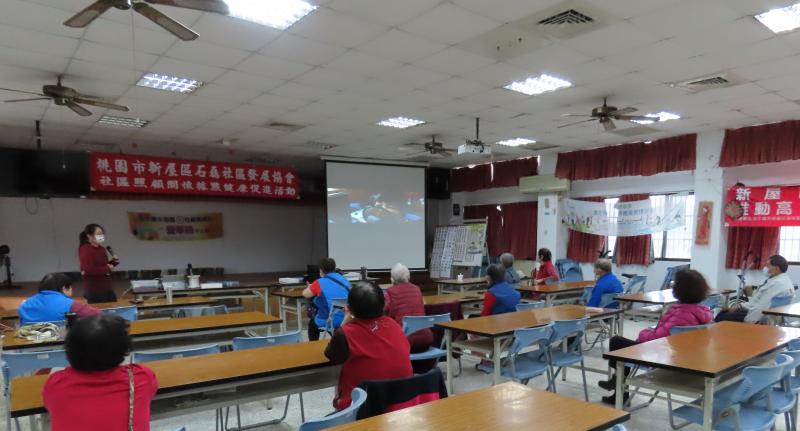 介紹數位生活應用範例，如數位音樂創作製作自己的卡拉ok