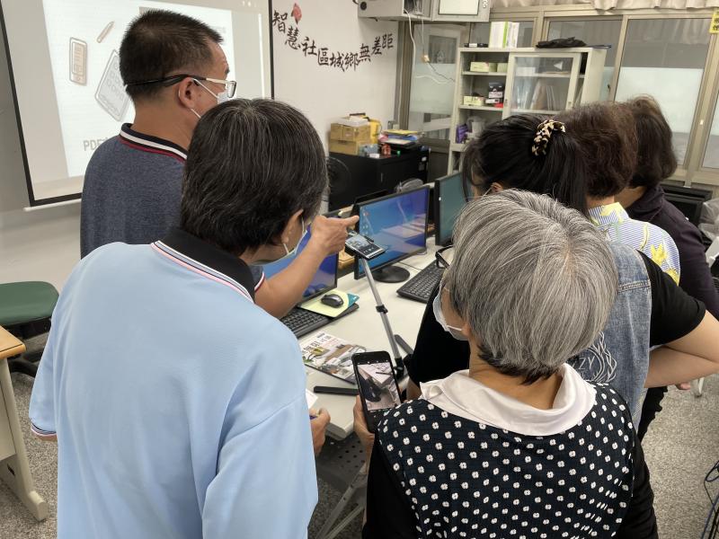 手機和支架如何擺放  才能將作品完美呈現