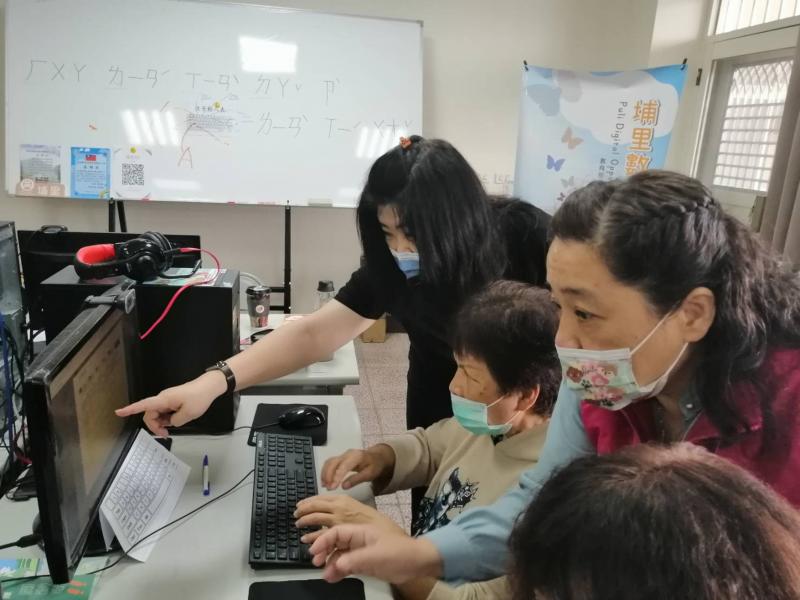 在老師與志工熱情指導下，學員收穫滿滿