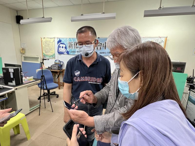 手機怎麼拍攝360度的照片呢？