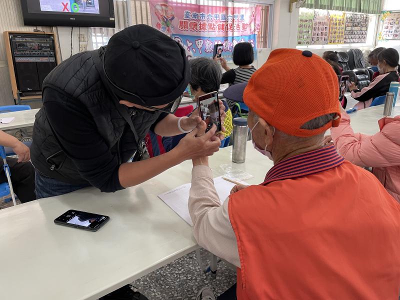 教導學員如何自拍