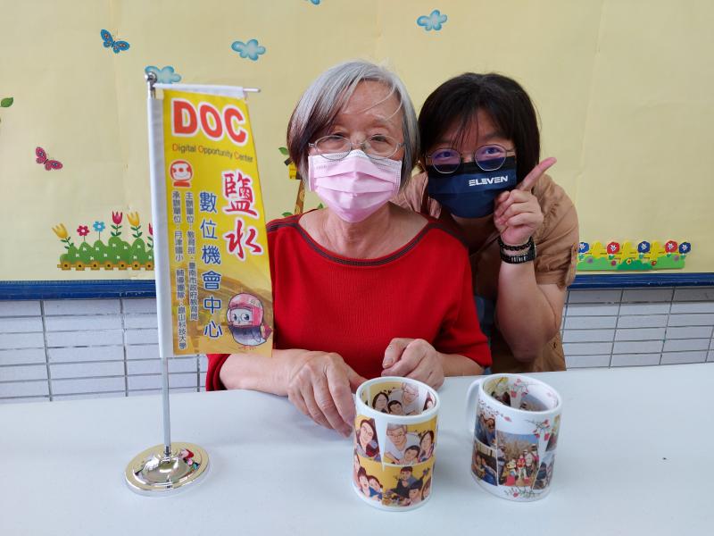 學員與製作的專屬馬克杯之一