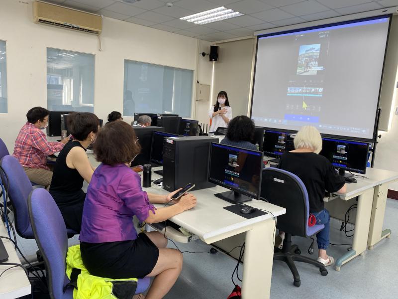 講師手把手帶著學員編輯應影片