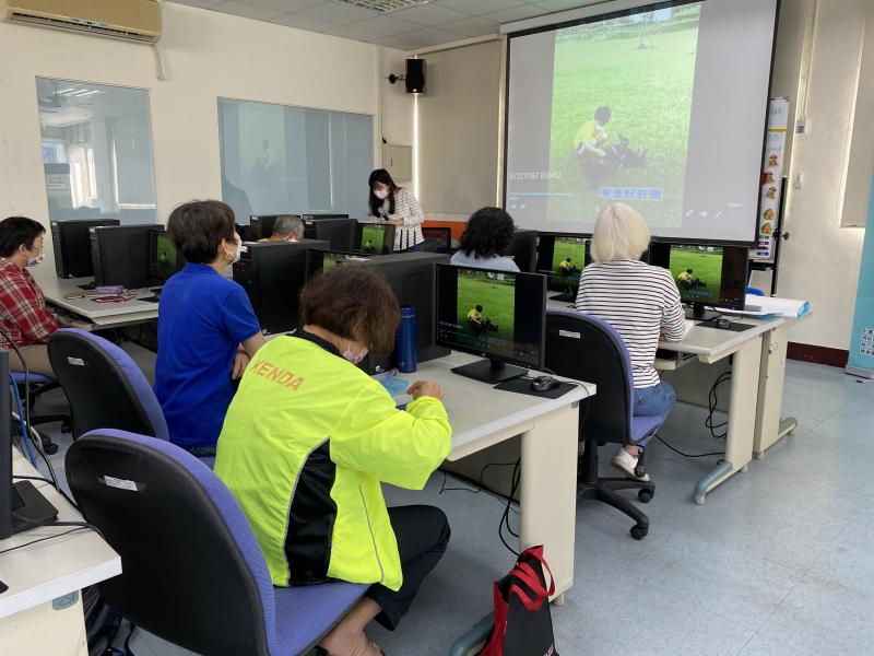 學員各自分享成果