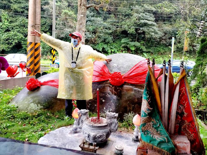 講師講述石爺石娘的鄉野奇談。