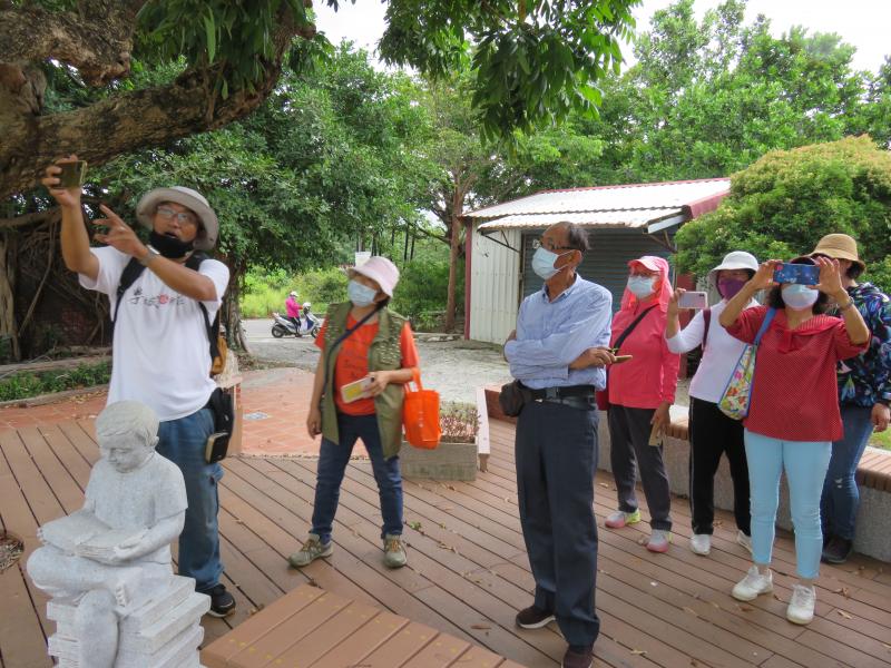 借用前景拍攝手法