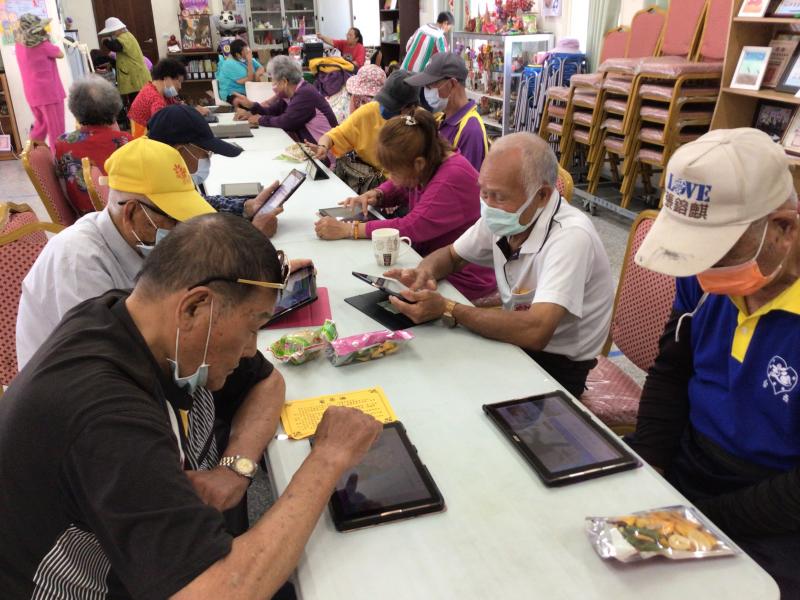 社區長者上課情形