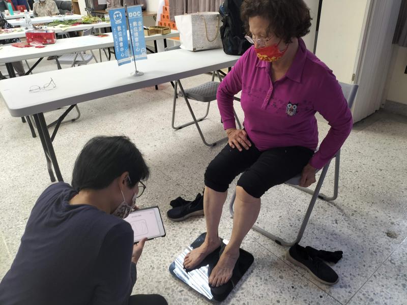 關心大哥大姊的身心健康。