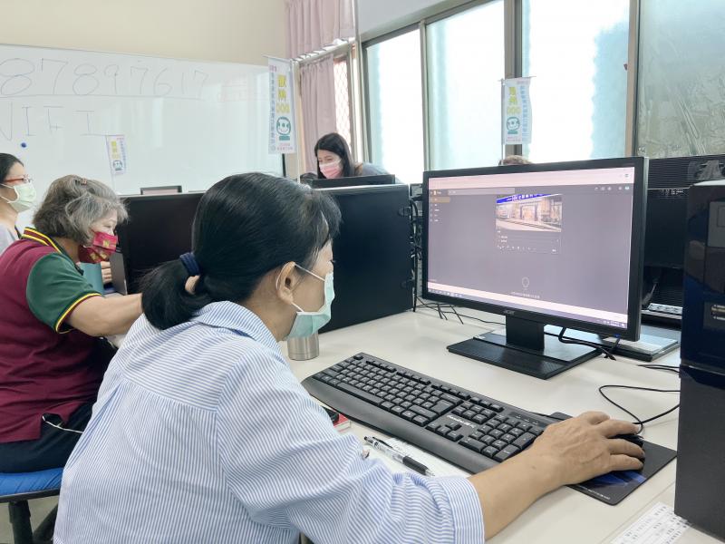 使用keep工具快速記錄當下心情，設定地點、時間收到提醒。語音備忘錄隨走隨錄。