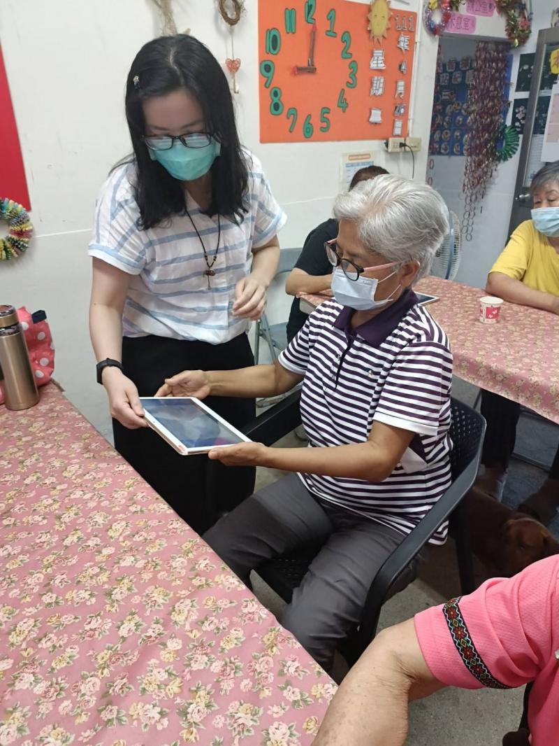 講師的1對1教學,講學員認真學習