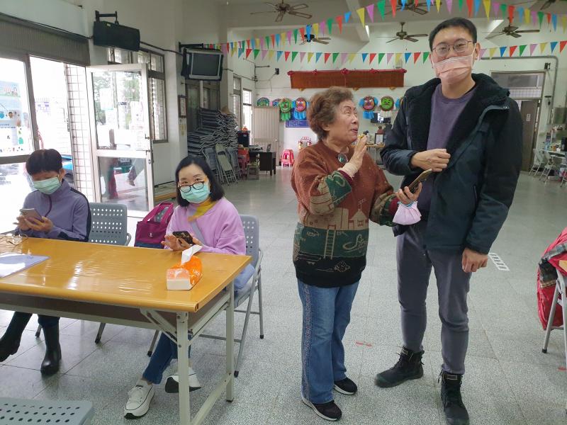 詐騙電話也很多，可以下載WHOSCALL，做第一道防禦