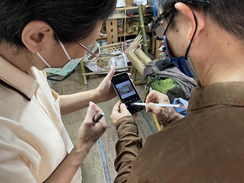 學員學習有困難，講師針對學員做一對一式教學