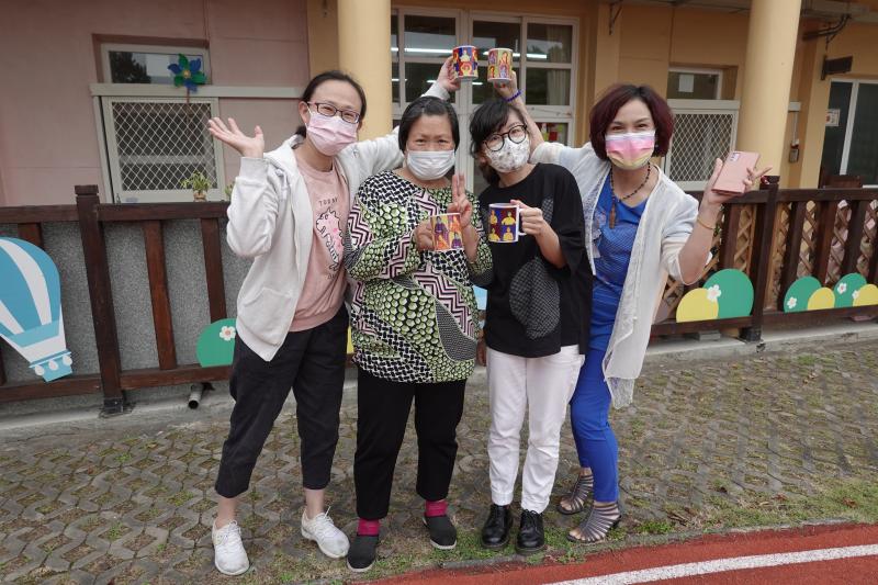 學員們有成就感開心地合照