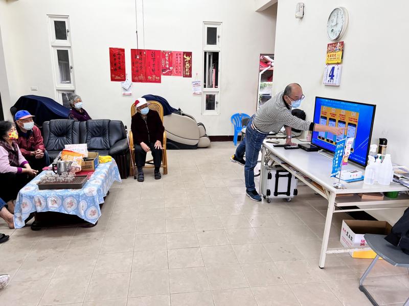 課程開頭宣導及推廣健保APP使用方式以及安裝方式