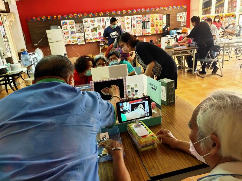 學員們自行更換題目場景答題