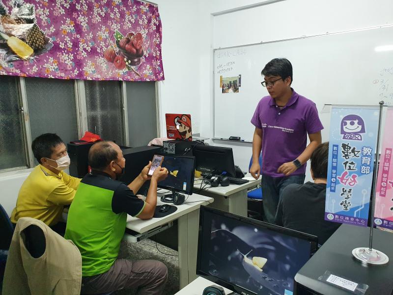 學員請教講師如何排除電腦故障基本問題