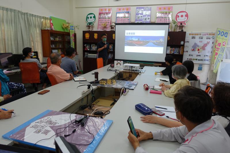 講師介紹什麼是全景，如何拍出環景影像