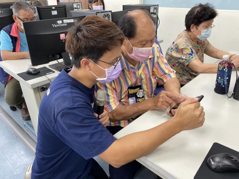 向學員講解編輯影片