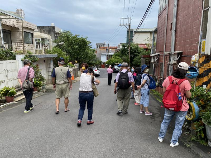 邀請茂長里里長夫人導覽芝柏藝術村的由來
