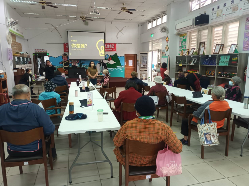 學員很認真的聽講