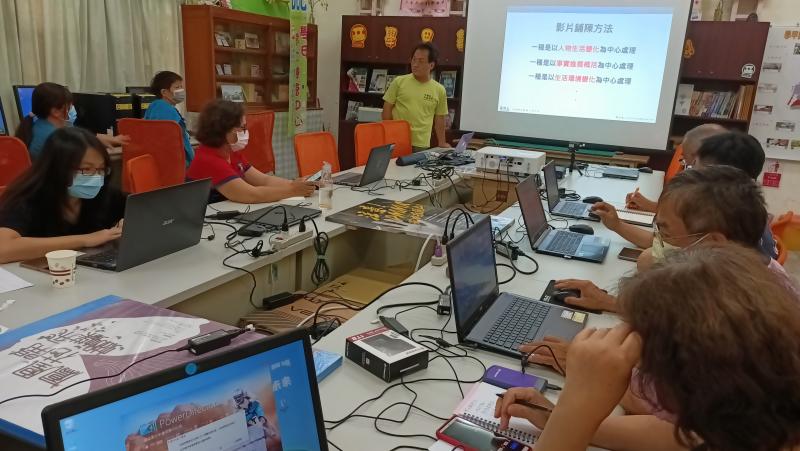 用影片鋪陳的方法教學員以威力導演剪出影片