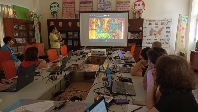 講解學員剪輯出的影片