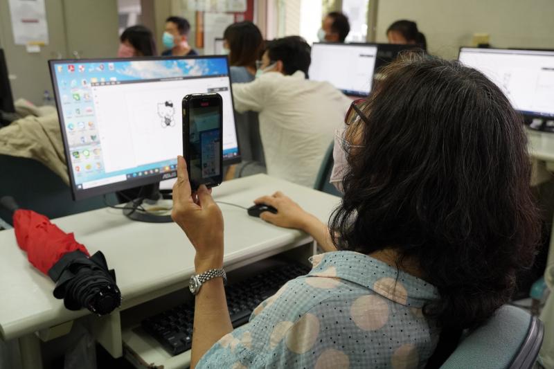 學員操作編輯軟體